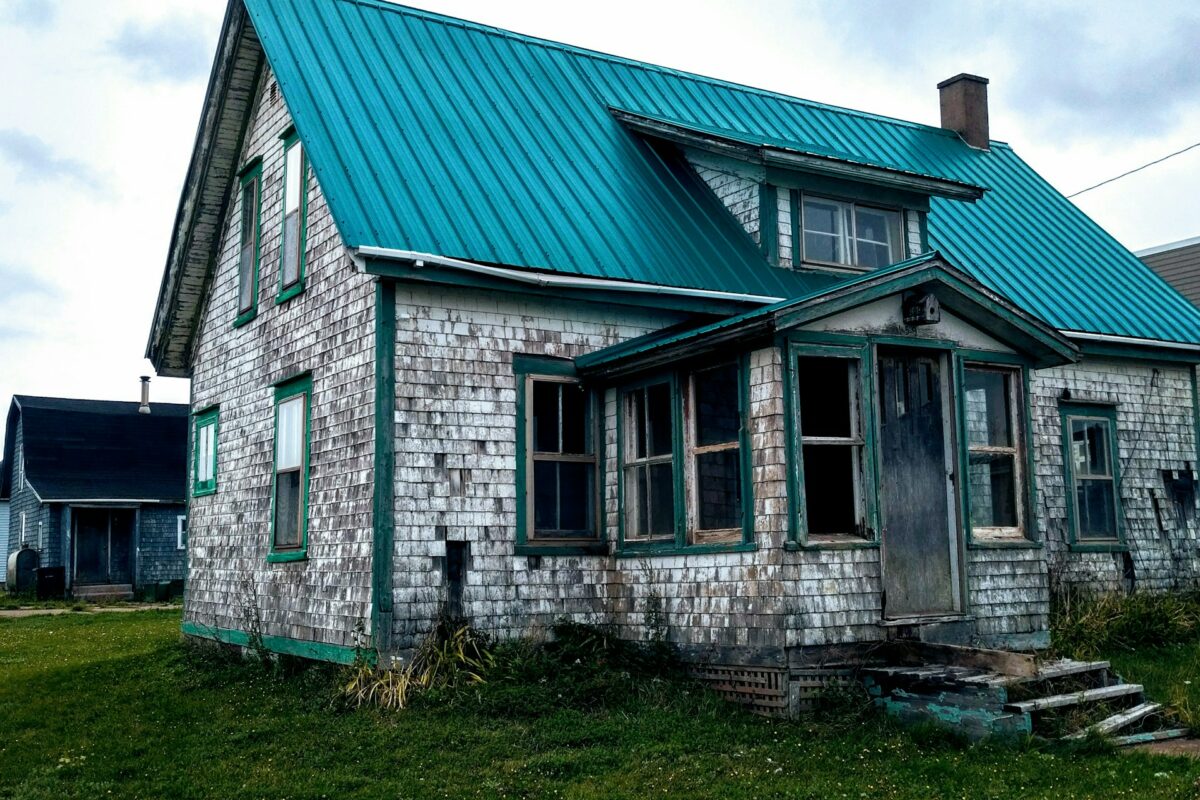 Toiture neuve ou rénovée dans les Ardennes : solutions et expertise du couvreur professionnel