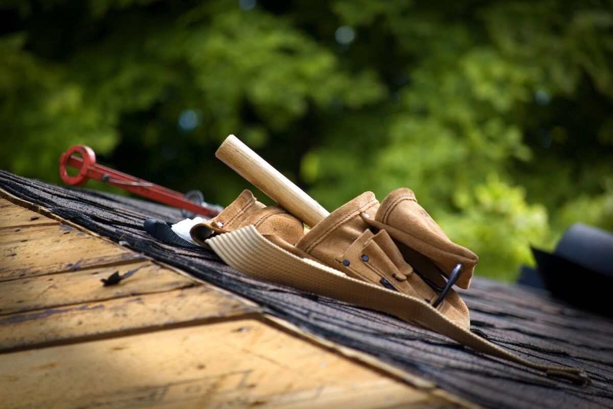 Rénovation de charpente en bois : quand faut-il l’envisager ?  