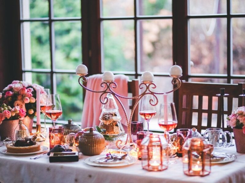 Idées de décoration pour les repas de Noël modernes : idées de déco de table