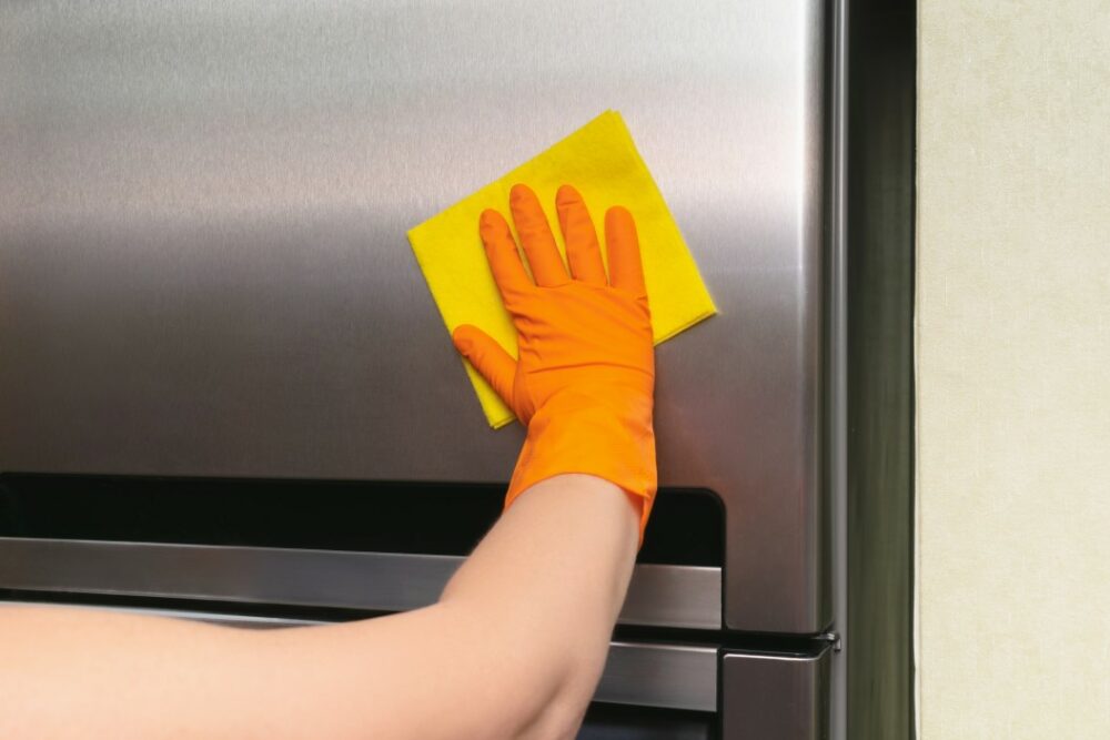 Frigidaire : comment nettoyer un réfrigérateur pour l’entretenir