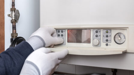Comment tester et remplacer un thermostat de chauffe-eau